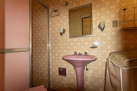 Banheiro de casa à venda com 4 quartos, 300m² em Penha de França, São Paulo