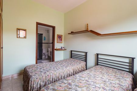 Casa à venda com 180m², 2 quartos e 2 vagasSuíte 1