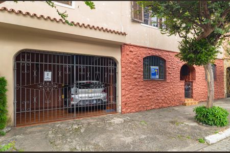 Casa à venda com 180m², 2 quartos e 2 vagasFachada
