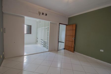 Casa para alugar com 100m², 2 quartos e 1 vagaQuarto Suíte