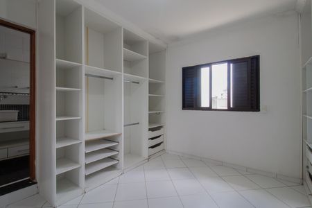 Closet de casa para alugar com 2 quartos, 100m² em Jardim Guapituba, Mauá