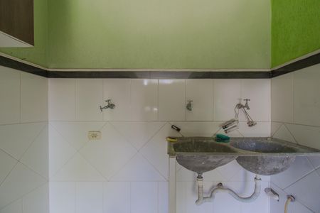 Casa para alugar com 100m², 2 quartos e 1 vagaÁrea de serviço