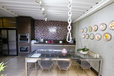 Apartamento à venda com 173m², 2 quartos e 2 vagasÁrea gourmet