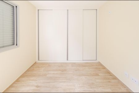 Apartamento para alugar com 65m², 2 quartos e 2 vagasQuarto