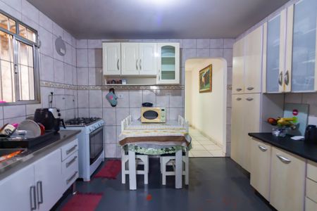 Casa à venda com 108m², 3 quartos e 2 vagas Casa à venda com 108m², 3 quartos e 2 vagasCozinha