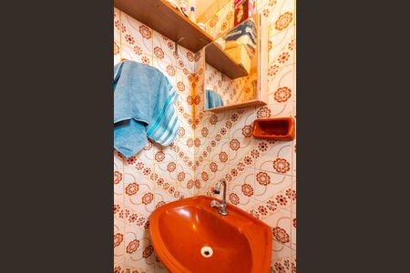 Casa à venda com 108m², 3 quartos e 2 vagas Casa à venda com 108m², 3 quartos e 2 vagasBanheiro