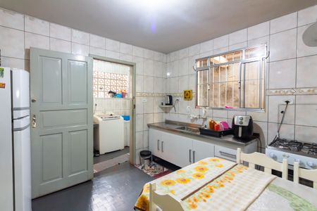 Casa à venda com 108m², 3 quartos e 2 vagas Casa à venda com 108m², 3 quartos e 2 vagasCozinha