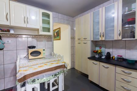 Casa à venda com 108m², 3 quartos e 2 vagas Casa à venda com 108m², 3 quartos e 2 vagasCozinha