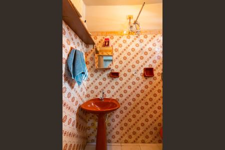 Casa à venda com 108m², 3 quartos e 2 vagas Casa à venda com 108m², 3 quartos e 2 vagasBanheiro