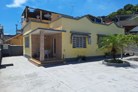 Casa à venda com 110m², 3 quartos e 5 vagasQuintal