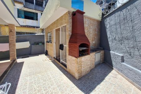 Casa à venda com 110m², 3 quartos e 5 vagasQuintal