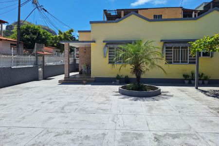 Casa à venda com 110m², 3 quartos e 5 vagasQuintal