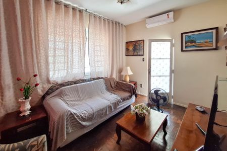 Sala de casa à venda com 3 quartos, 110m² em Barreto, Niterói