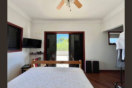 Casa de condomínio à venda com 265m², 4 quartos e 4 vagasSuíte 4