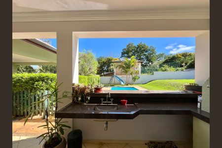 Casa de condomínio à venda com 265m², 4 quartos e 4 vagasChurrasqueira