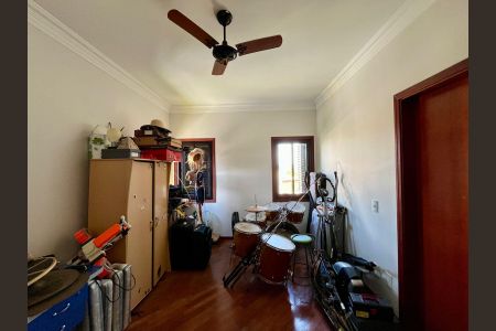 Casa de condomínio à venda com 265m², 4 quartos e 4 vagasSuíte 2