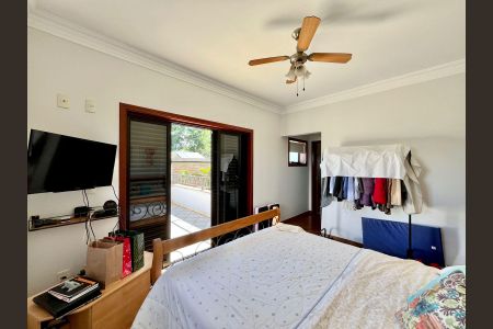 Casa de condomínio à venda com 265m², 4 quartos e 4 vagasSuíte 4