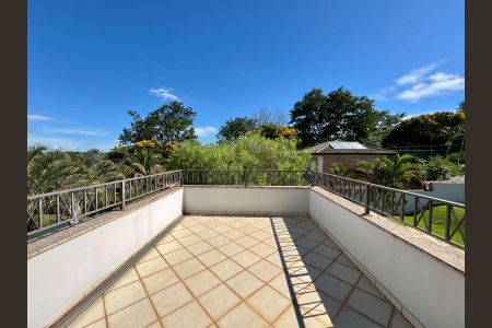 Casa de condomínio à venda com 265m², 4 quartos e 4 vagasSacada do quarto