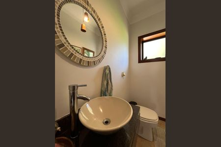 Casa de condomínio à venda com 265m², 4 quartos e 4 vagasLavabo