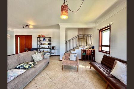 Casa de condomínio à venda com 265m², 4 quartos e 4 vagasSala