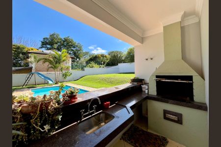 Casa de condomínio à venda com 265m², 4 quartos e 4 vagasChurrasqueira