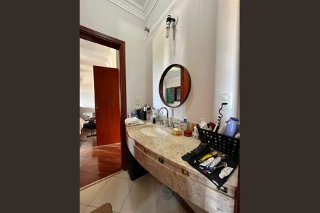 Casa de condomínio à venda com 265m², 4 quartos e 4 vagasBanheiro da Suíte