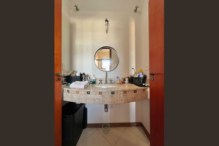 Casa de condomínio à venda com 265m², 4 quartos e 4 vagasBanheiro da Suíte