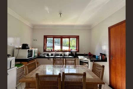 Casa de condomínio à venda com 265m², 4 quartos e 4 vagasCozinha