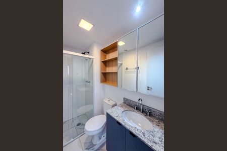 Banheiro de kitnet/studio para alugar com 1 quarto, 24m² em Jardim Aurelia, São Paulo