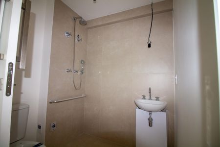 Banheiro de kitnet/studio à venda com 1 quarto, 18m² em Santo Amaro, São Paulo