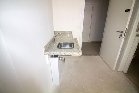 Cozinha de kitnet/studio à venda com 1 quarto, 18m² em Santo Amaro, São Paulo