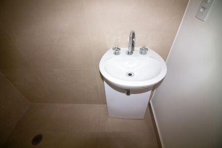 Banheiro de kitnet/studio à venda com 1 quarto, 18m² em Santo Amaro, São Paulo