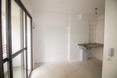 Sala / Quarto - Studio de kitnet/studio à venda com 1 quarto, 18m² em Santo Amaro, São Paulo