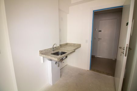 Cozinha de kitnet/studio à venda com 1 quarto, 18m² em Santo Amaro, São Paulo