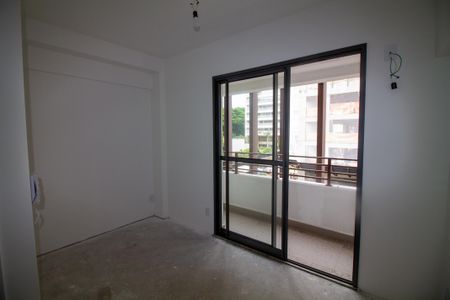 Sala / Quarto - Studio de kitnet/studio à venda com 1 quarto, 18m² em Santo Amaro, São Paulo