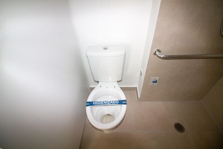 Banheiro de kitnet/studio à venda com 1 quarto, 18m² em Santo Amaro, São Paulo