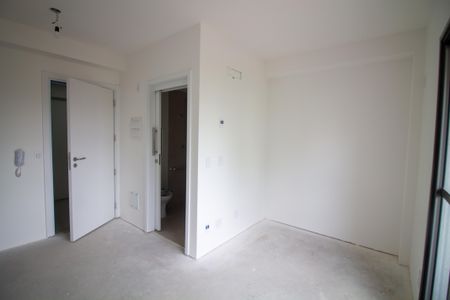 Sala / Quarto - Studio de kitnet/studio à venda com 1 quarto, 20m² em Santo Amaro, São Paulo