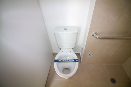 Banheiro de kitnet/studio à venda com 1 quarto, 20m² em Santo Amaro, São Paulo