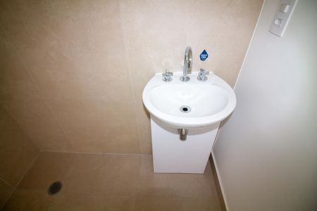 Banheiro de kitnet/studio à venda com 1 quarto, 20m² em Santo Amaro, São Paulo