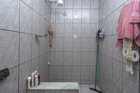 Casa à venda com 95m², 3 quartos e 2 vagasbanheiro social_4