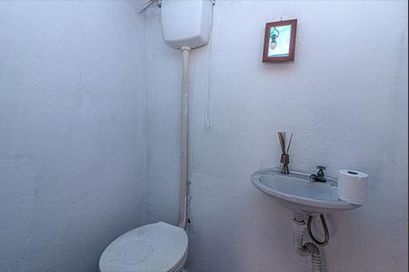 Casa à venda com 95m², 3 quartos e 2 vagasbanheiro na área de serviço_1