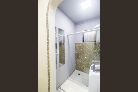 Banheiro de kitnet/studio para alugar com 1 quarto, 18m² em Cidade Ariston Estela Azevedo, Carapicuíba