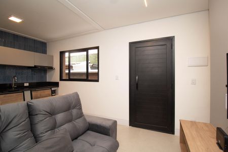 Sala de casa para alugar com 1 quarto, 36m² em Alto de Pinheiros, São Paulo