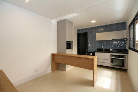 Sala e Cozinha de casa para alugar com 1 quarto, 36m² em Alto de Pinheiros, São Paulo