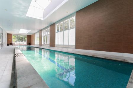 Apartamento à venda com 65m², 2 quartos e 2 vagasÁrea comum - Piscina aquecida