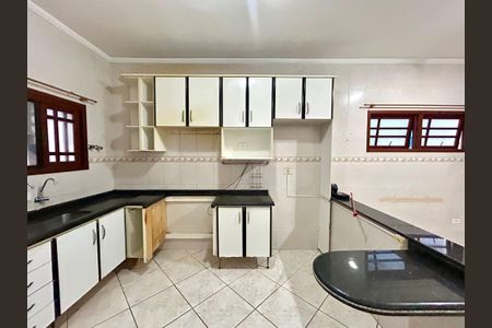 Casa para alugar com 150m², 3 quartos e 2 vagas Casa para alugar com 150m², 3 quartos e 2 vagasCozinha
