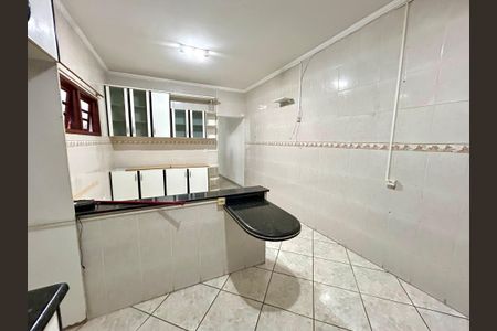 Casa para alugar com 150m², 3 quartos e 2 vagas Casa para alugar com 150m², 3 quartos e 2 vagasCozinha