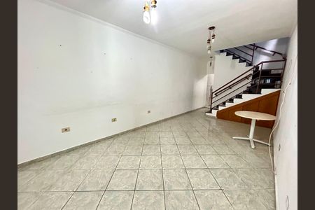 Casa para alugar com 150m², 3 quartos e 2 vagas Casa para alugar com 150m², 3 quartos e 2 vagasSala