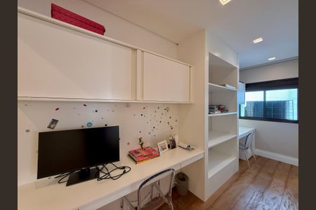 Apartamento à venda com 400m², 3 quartos e 4 vagas Apartamento à venda com 400m², 3 quartos e 4 vagasSuíte 3