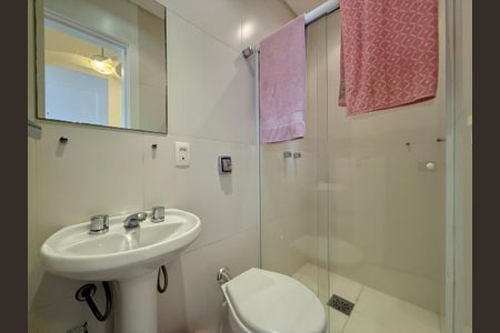 Apartamento à venda com 400m², 3 quartos e 4 vagas Apartamento à venda com 400m², 3 quartos e 4 vagasBanheiro de Serviço